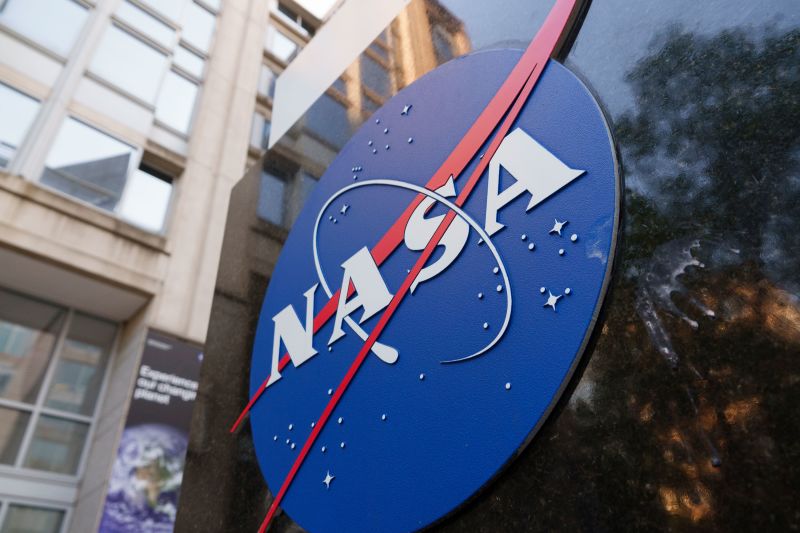 NASA-работники подписали декларацию протеста против изменений, которые, по их словам, ставят под угрозу безопасность и прогресс 42 NASA-работники подписали декларацию протеста