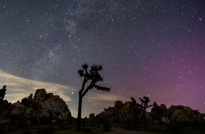 Персеиды устроили ночной фейерверк — не пропусти пик метеорного шоу!