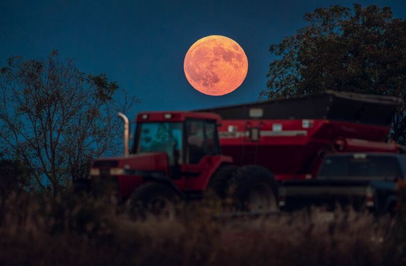 the-full-corn-moon-will-peak-this-weekend-accompanied-by-a-total-lunar-eclipse-heres-whats-in-store-2fa9353-1403340-jpg