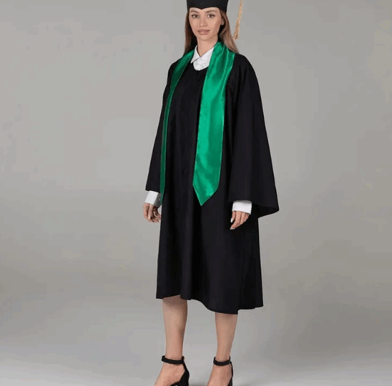 Мантия выпускника для торжественного и незабываемого дня